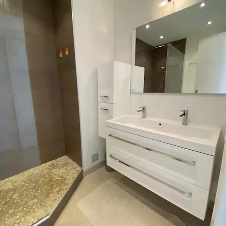 Apartment Grand Pavois Magnifique Climatise, Vue Mer, Piscine *