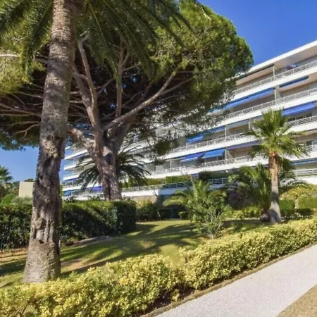 GRAND PAVOIS Magnifique appartement climatisé, vue mer, piscine * Cavalaire-sur-Mer
